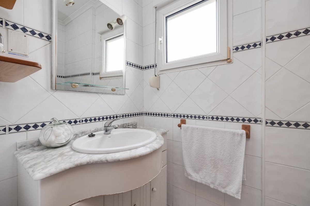 2 Bed Ground Floor Apartment in Torrevieja