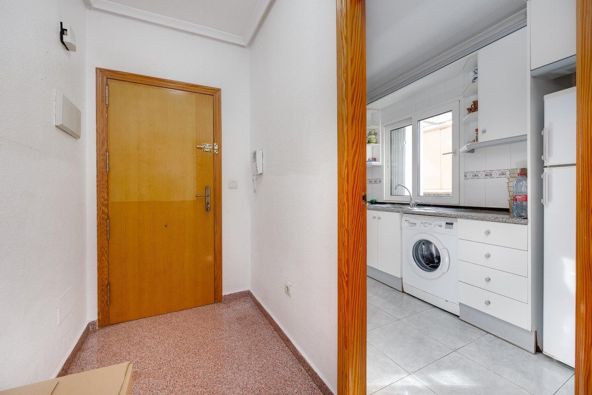 2 Bed Ground Floor Apartment in Torrevieja