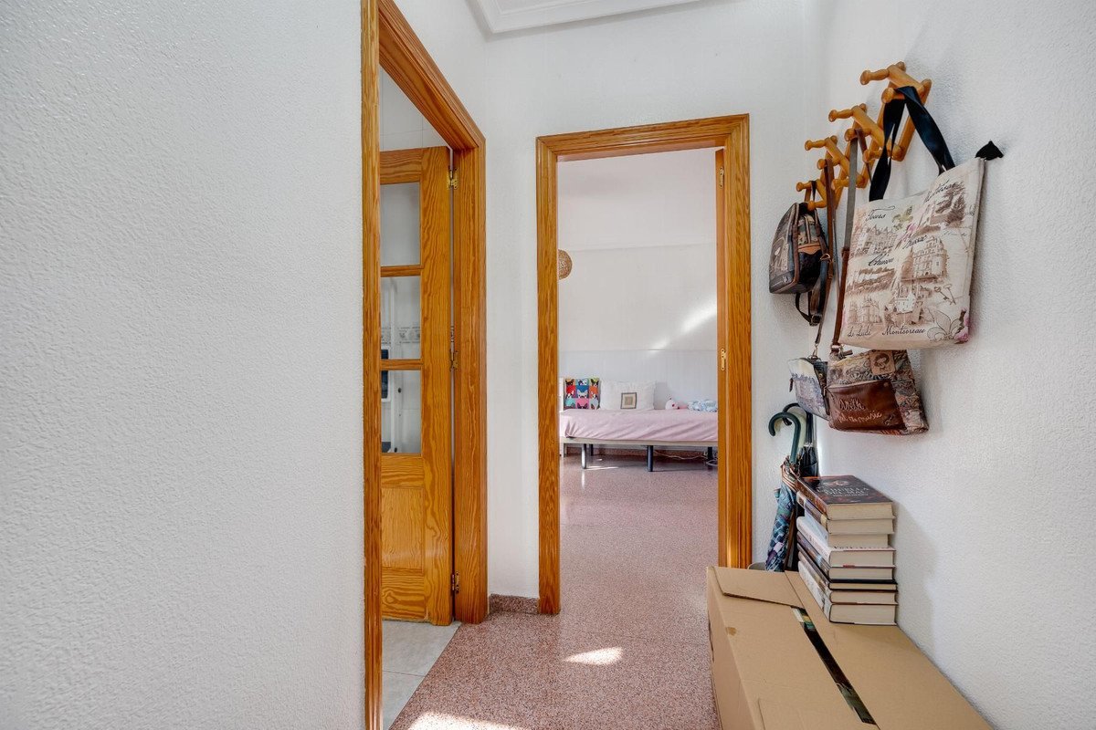 2 Bed Ground Floor Apartment in Torrevieja