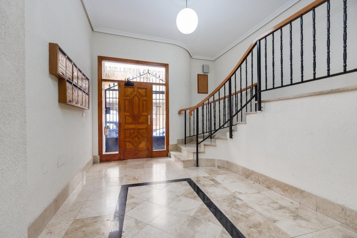 2 Bed Ground Floor Apartment in Torrevieja