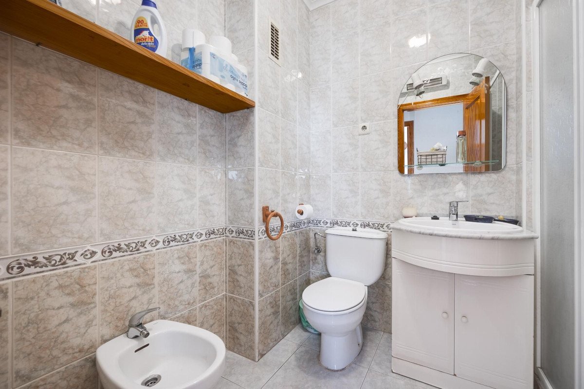 2 Bed Ground Floor Apartment in Torrevieja