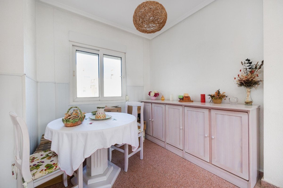 2 Bed Ground Floor Apartment in Torrevieja