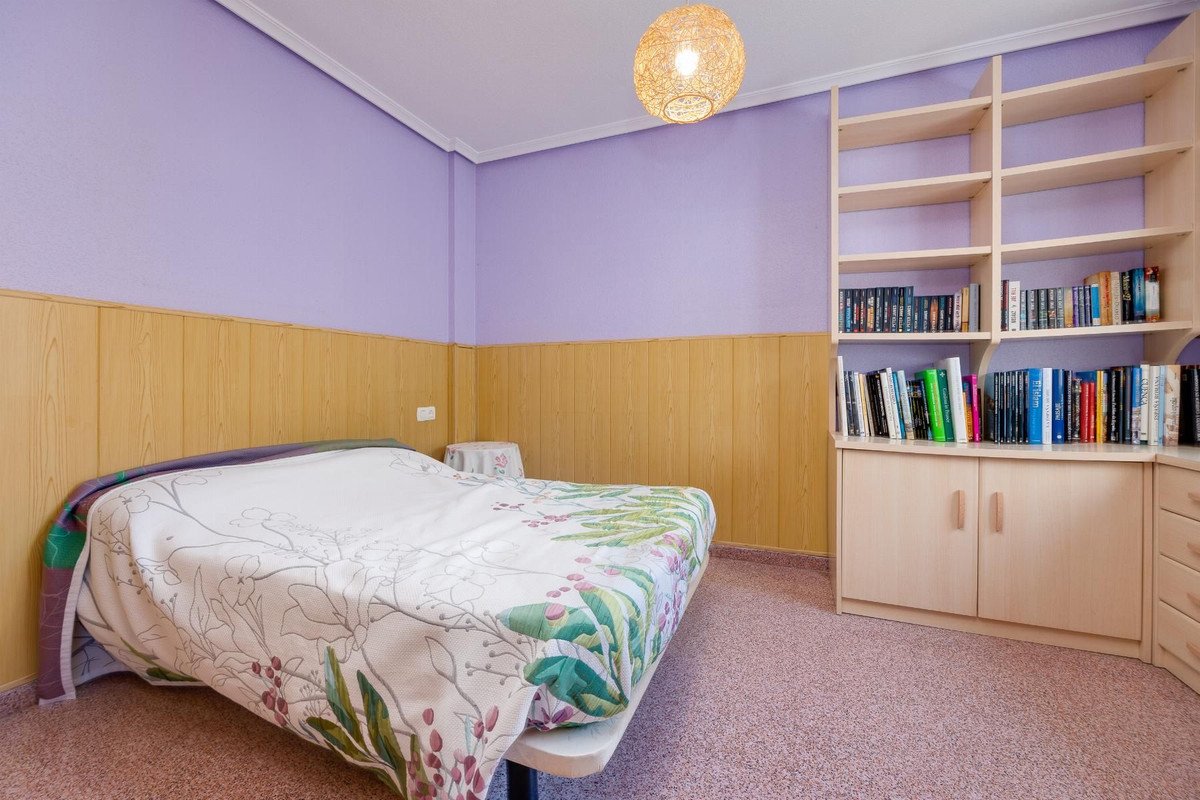 2 Bed Ground Floor Apartment in Torrevieja