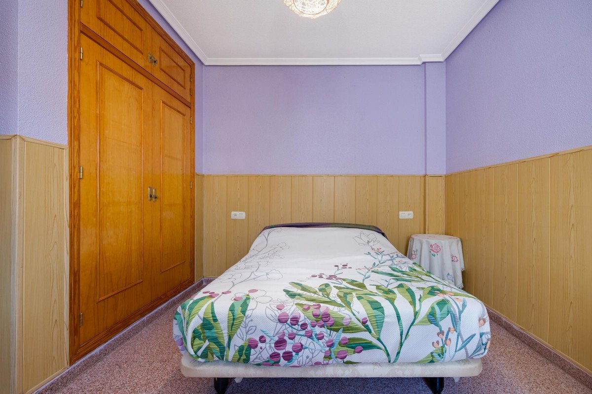 2 Bed Ground Floor Apartment in Torrevieja