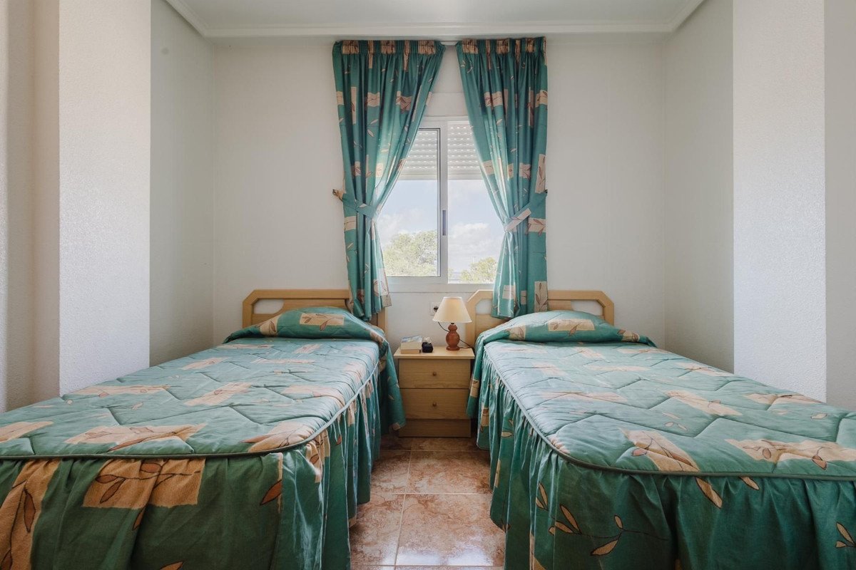 3 Bed Middle Floor Apartment in Parque de las Naciones