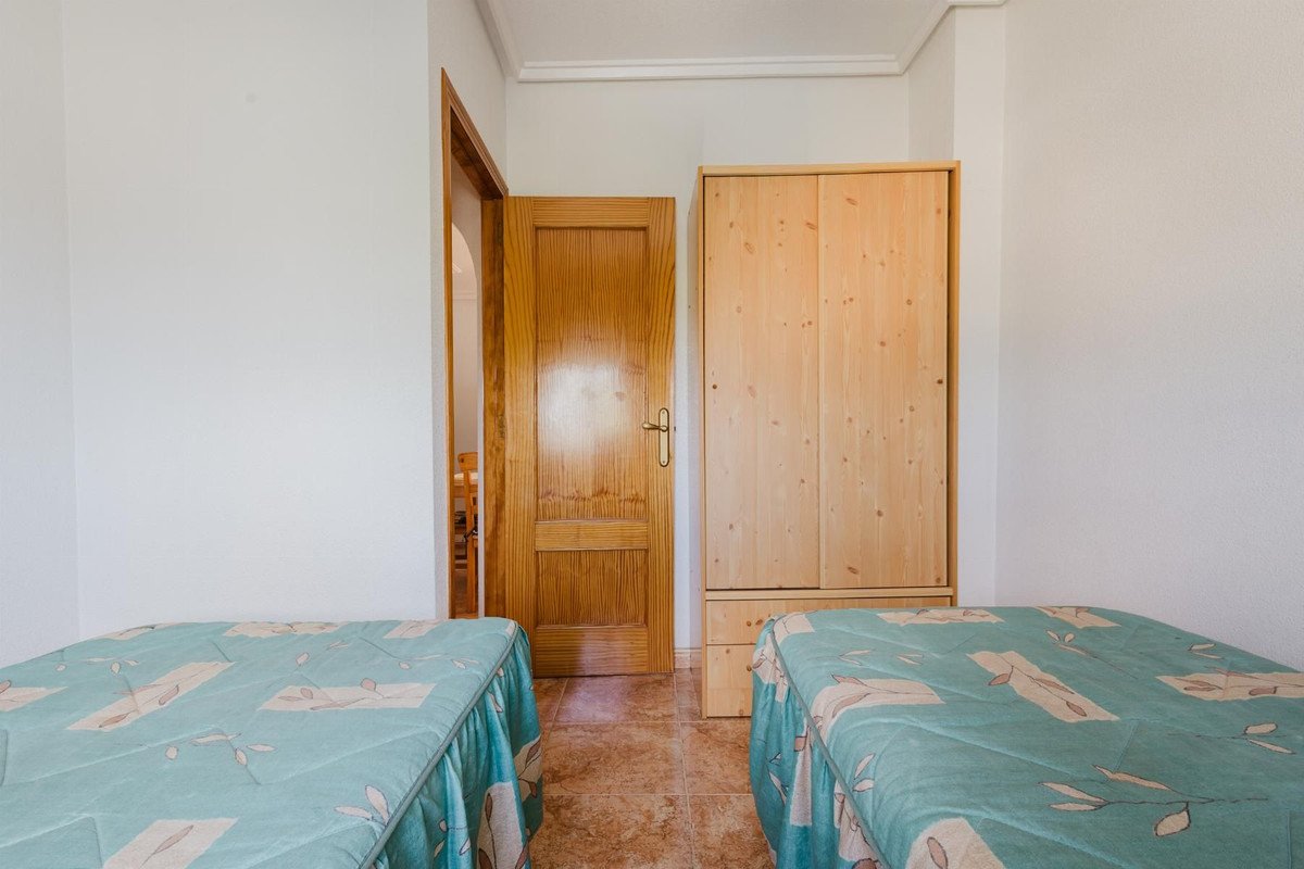 3 Bed Middle Floor Apartment in Parque de las Naciones