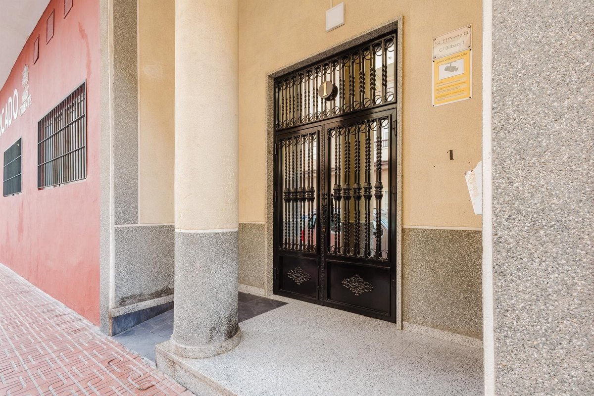 3 Bed Middle Floor Apartment in Parque de las Naciones