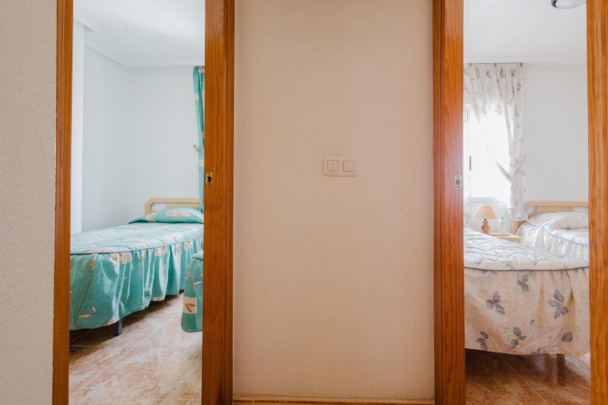 3 Bed Middle Floor Apartment in Parque de las Naciones