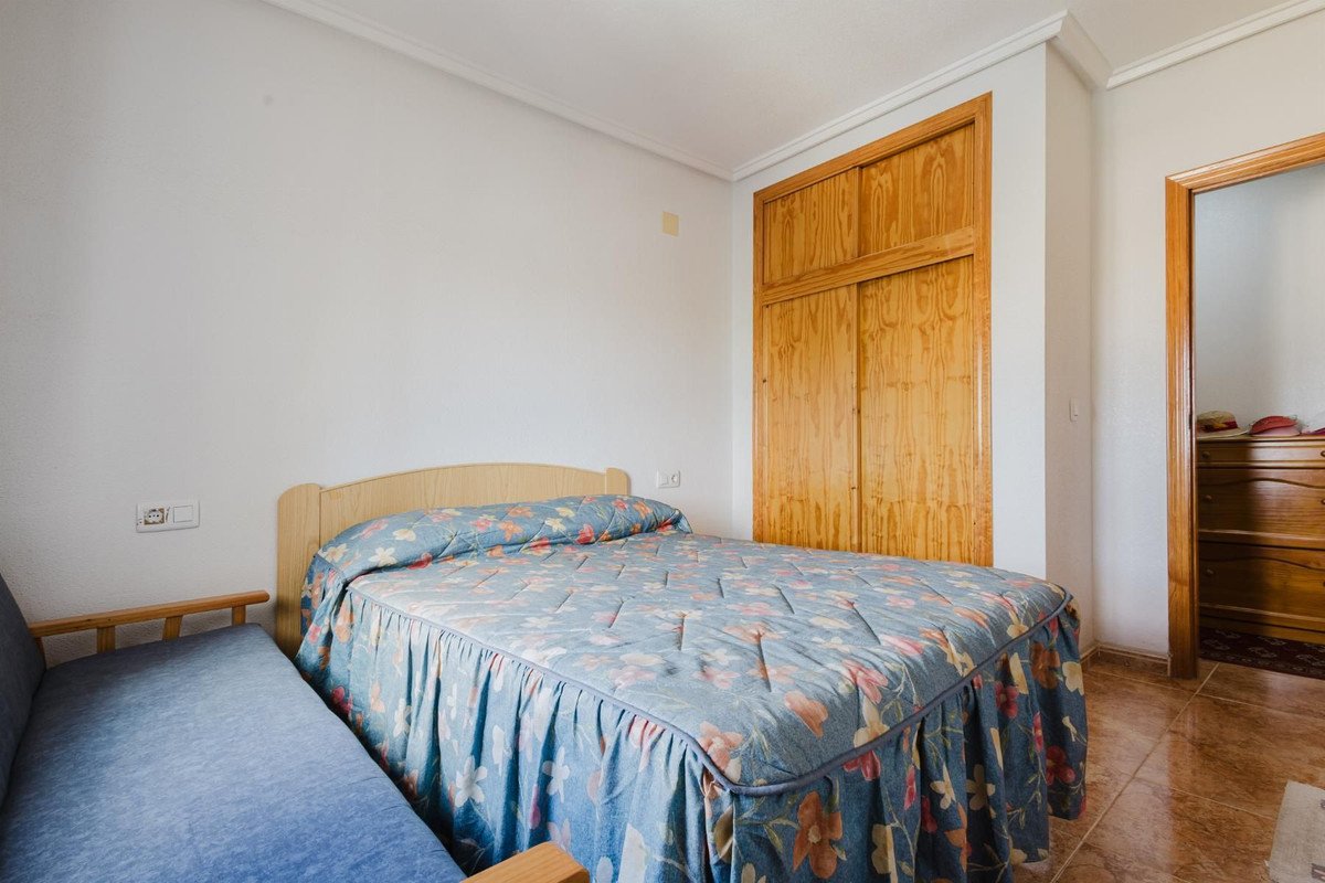 3 Bed Middle Floor Apartment in Parque de las Naciones
