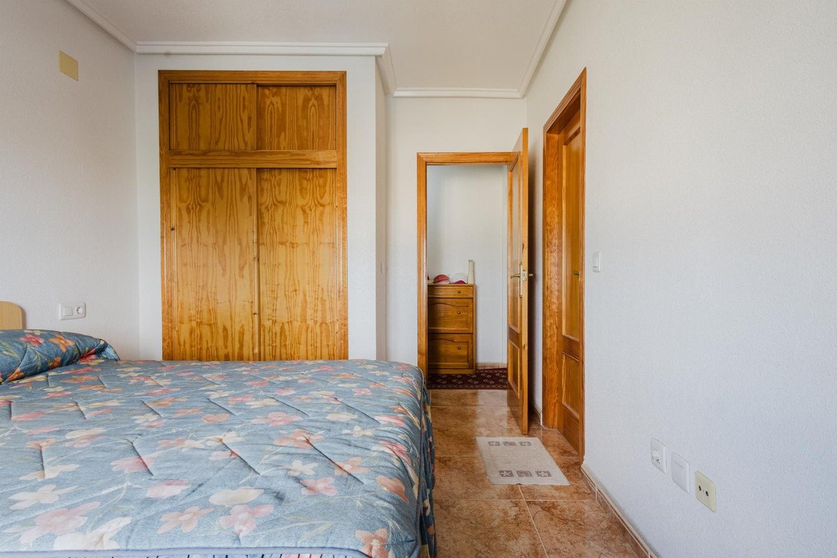 3 Bed Middle Floor Apartment in Parque de las Naciones