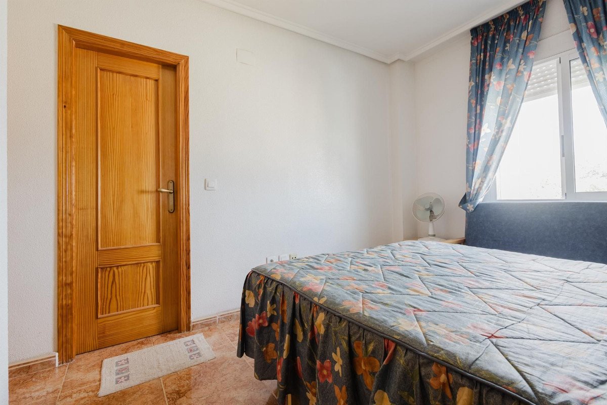 3 Bed Middle Floor Apartment in Parque de las Naciones