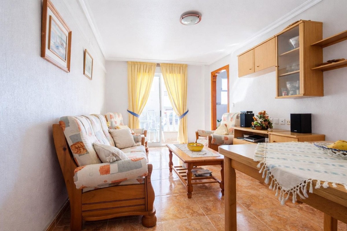 3 Bed Middle Floor Apartment in Parque de las Naciones