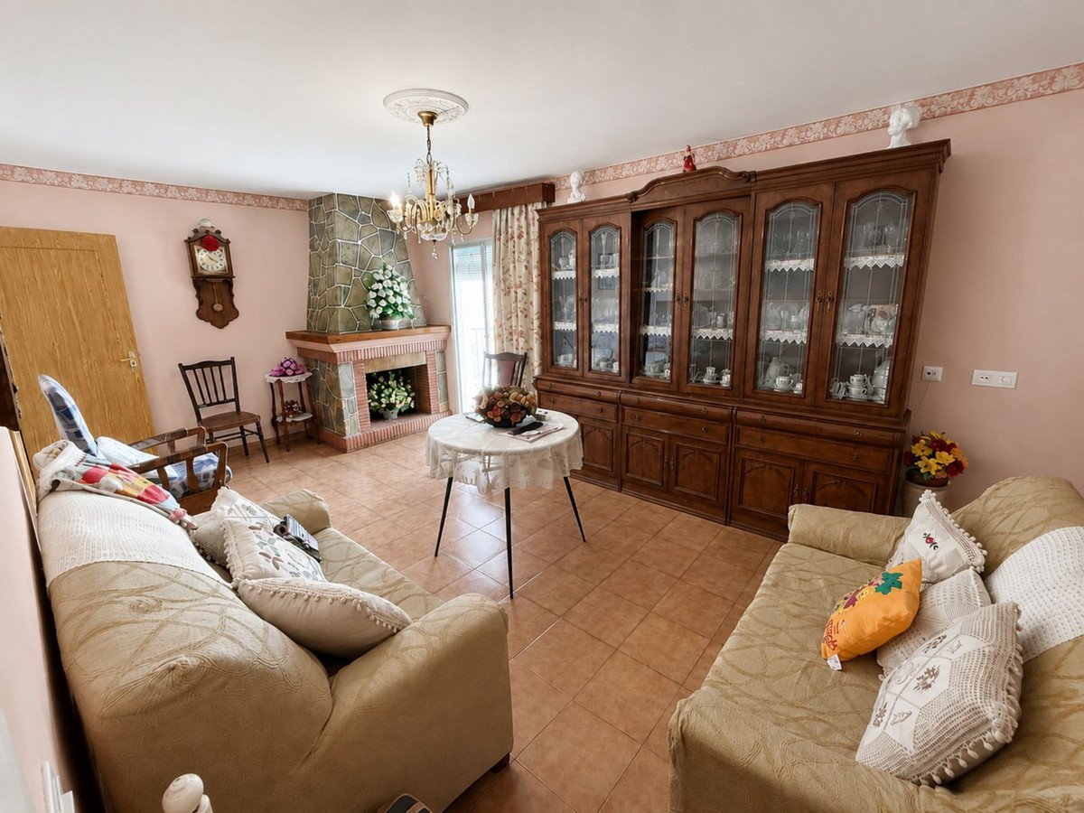3 Bed Detached Villa in Casares