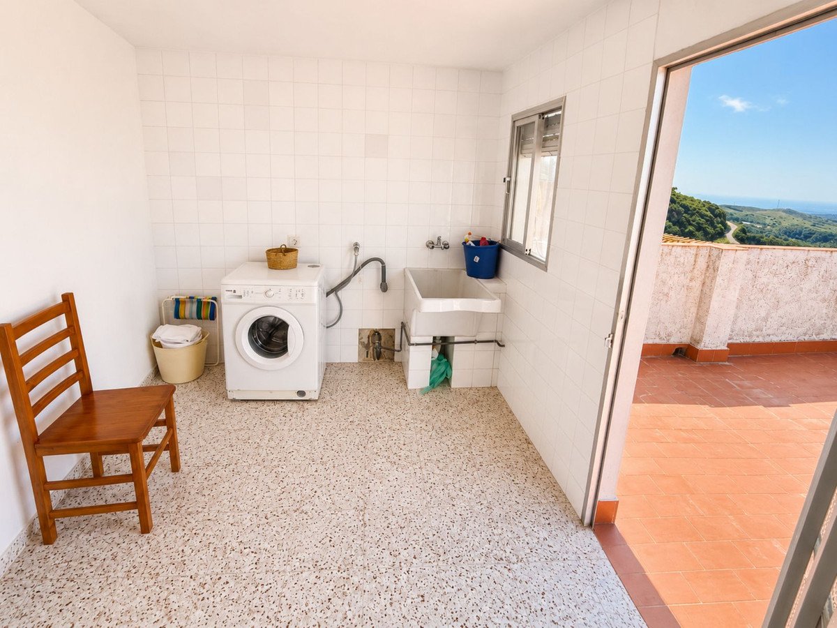 3 Bed Detached Villa in Casares