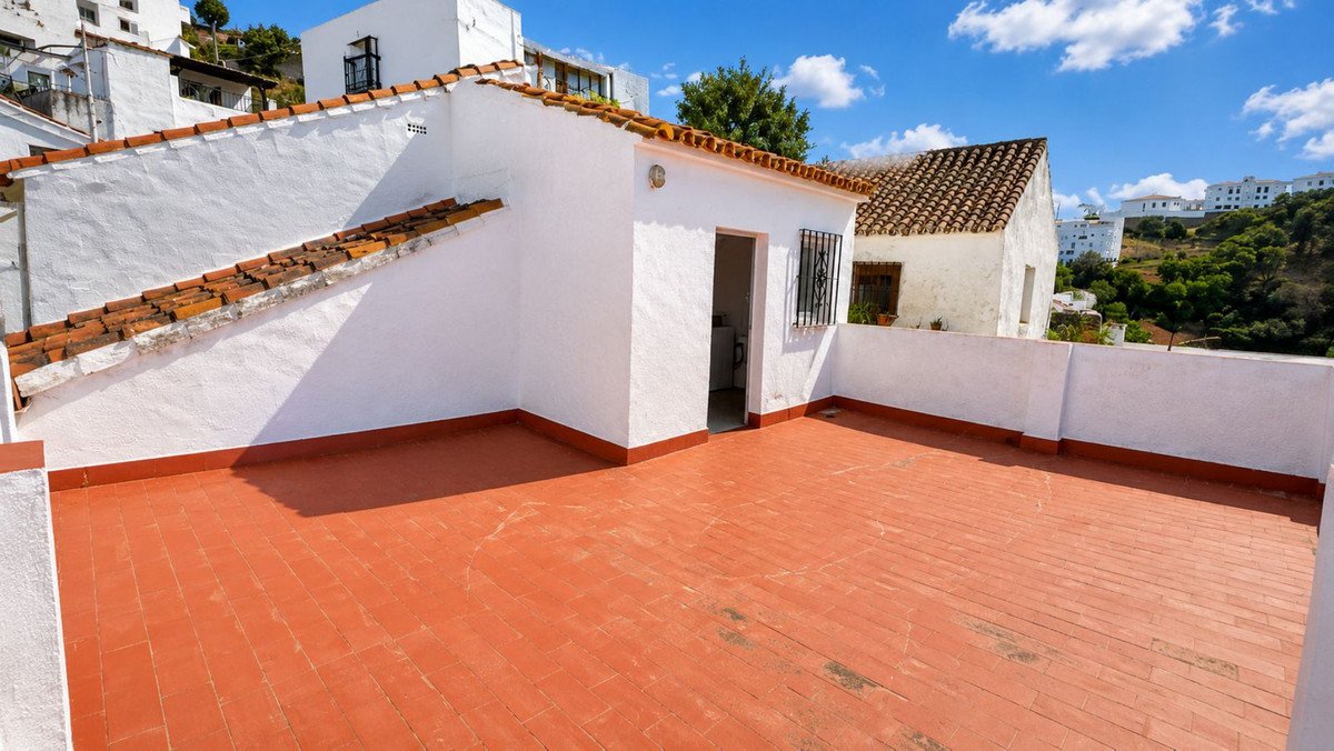 3 Bed Detached Villa in Casares