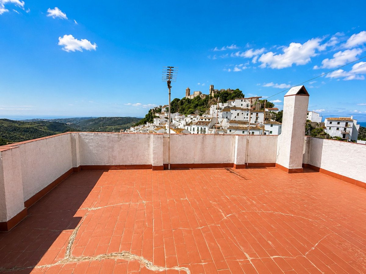 3 Bed Detached Villa in Casares