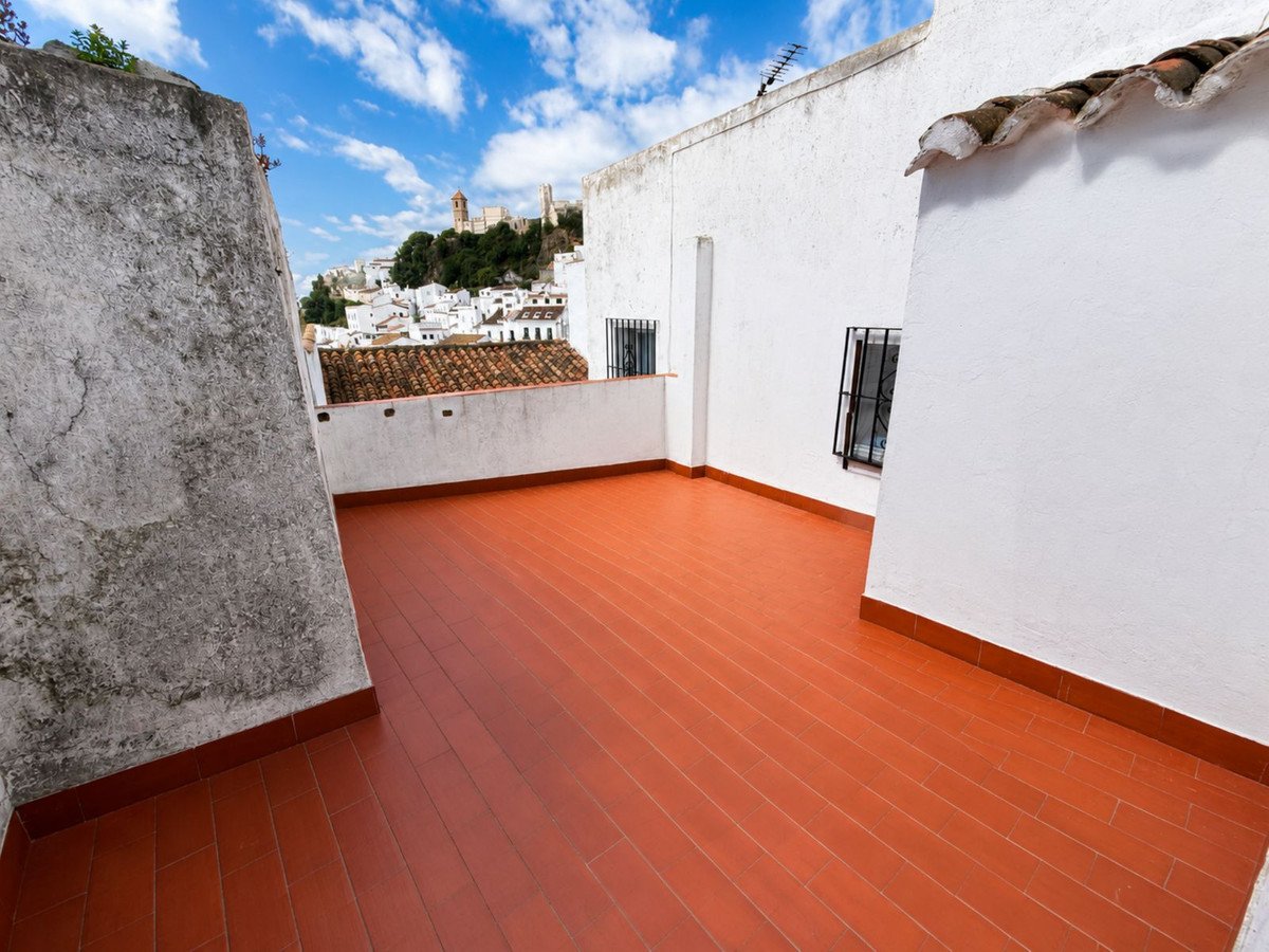3 Bed Detached Villa in Casares