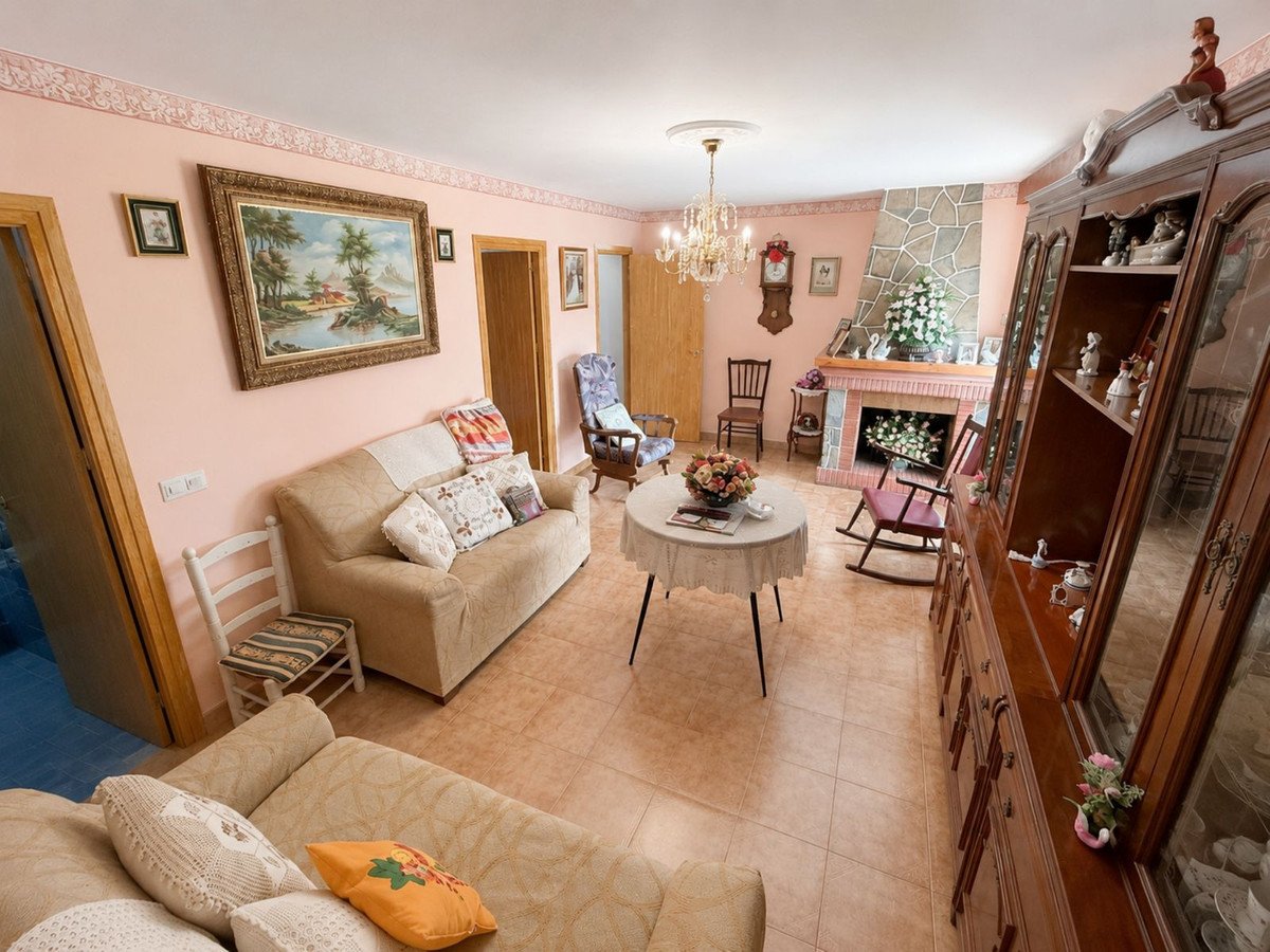 3 Bed Detached Villa in Casares