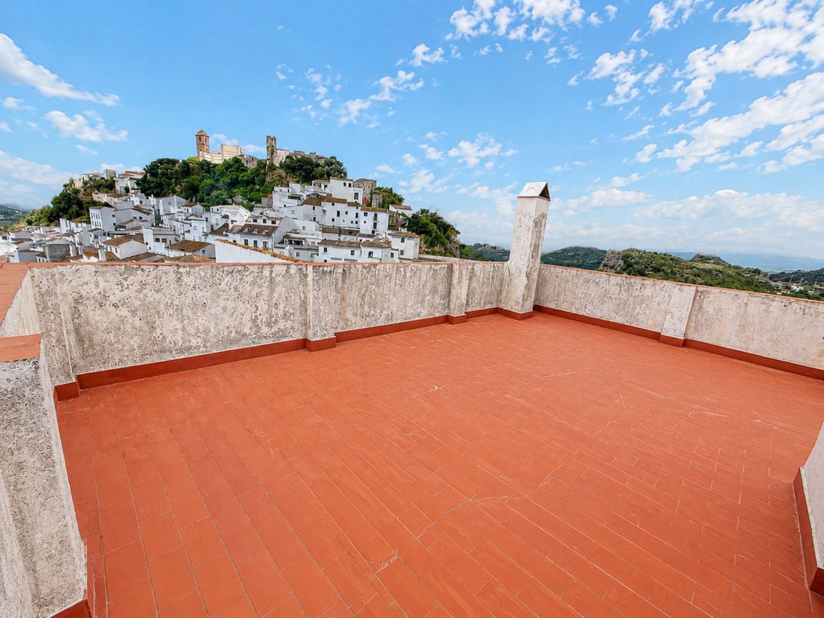 3 Bed Detached Villa in Casares