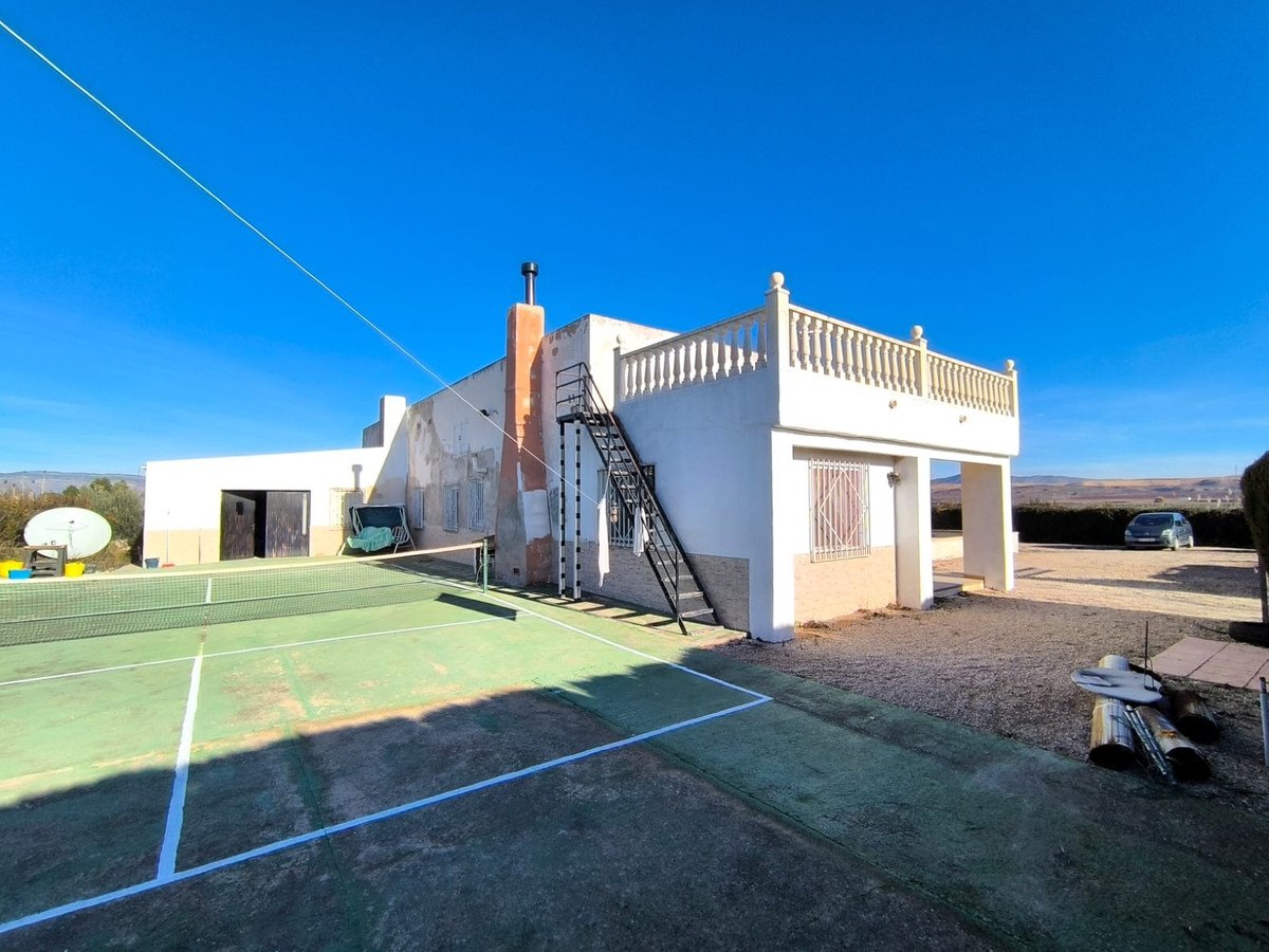 4 Bed Detached Villa in Villena