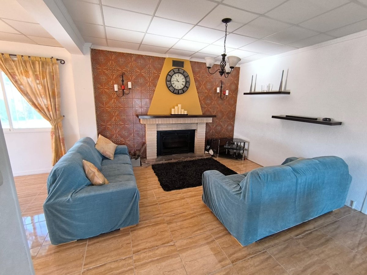 4 Bed Detached Villa in Villena
