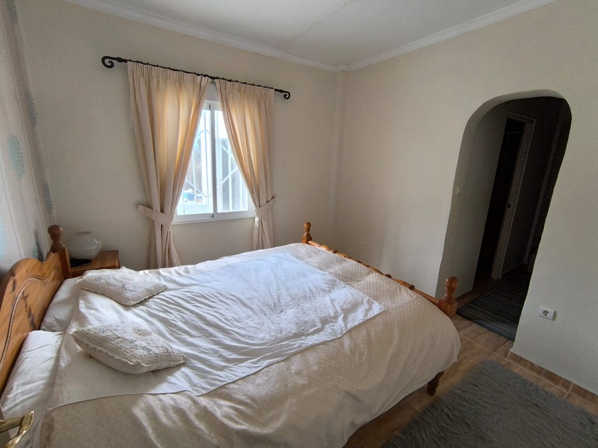 4 Bed Detached Villa in Villena