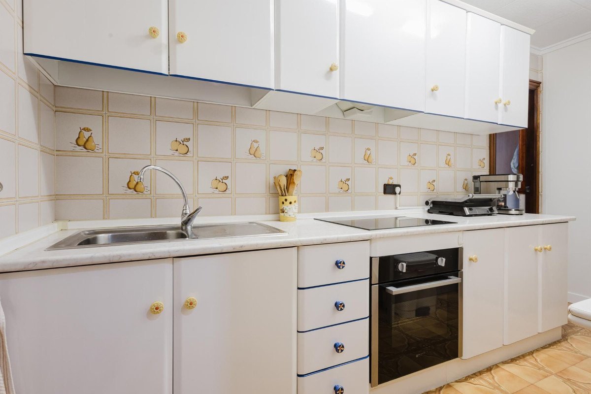 3 Bed Middle Floor Apartment in Torrevieja