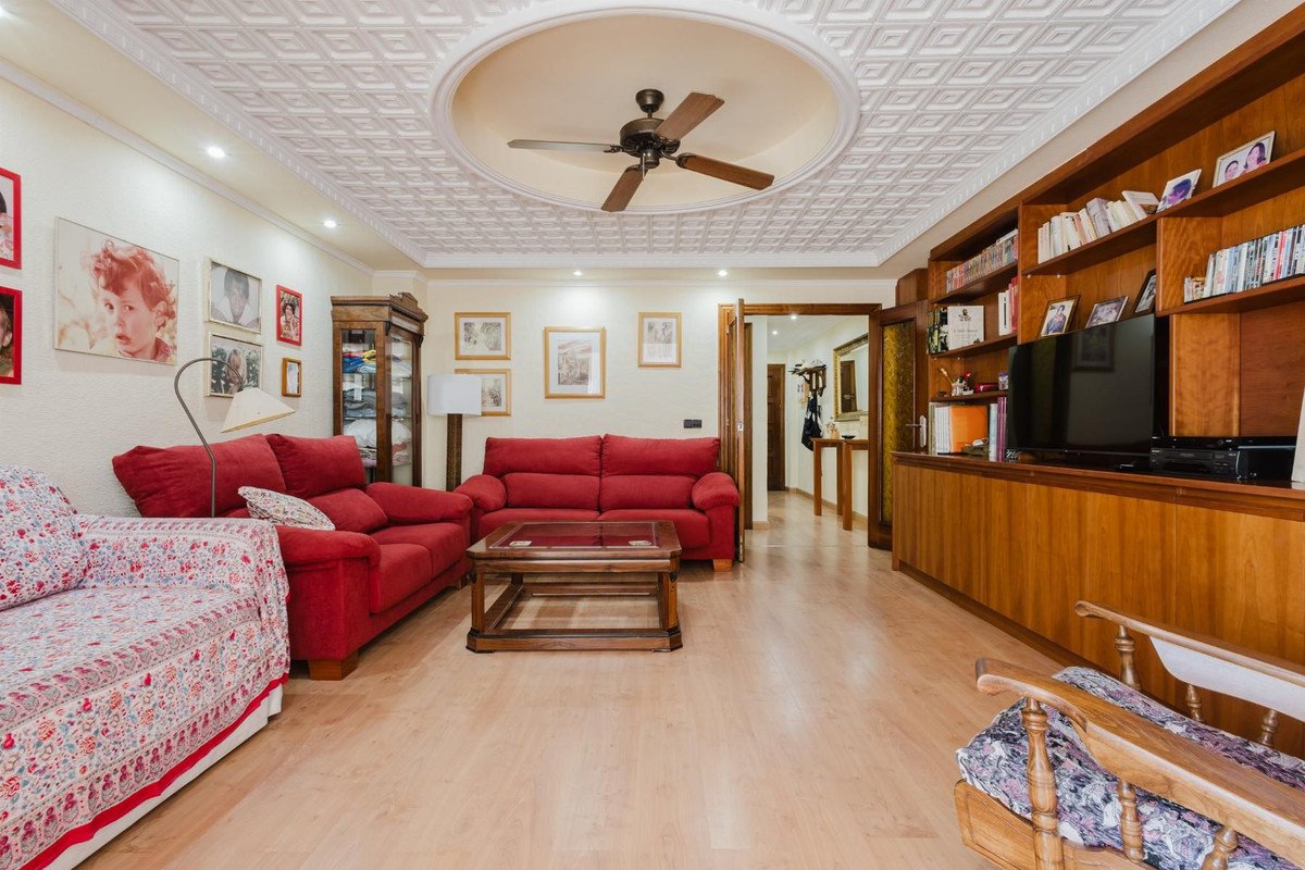 3 Bed Middle Floor Apartment in Torrevieja