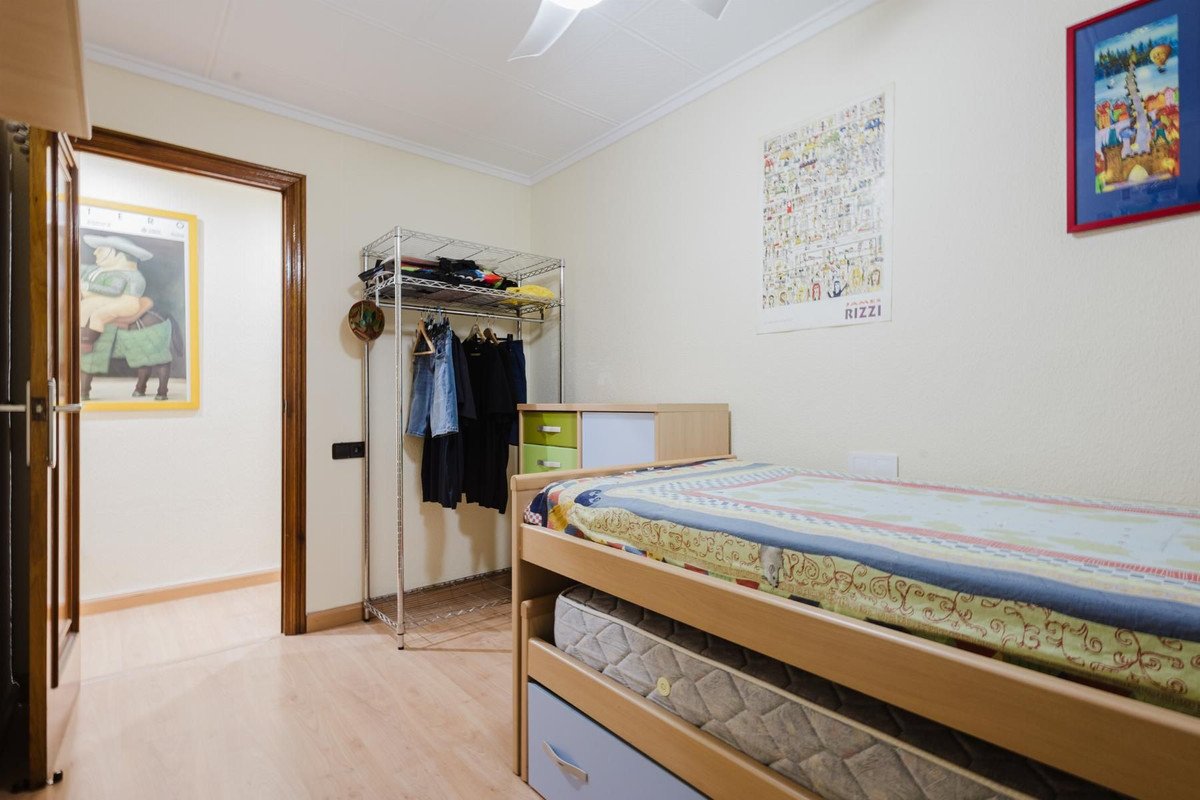 3 Bed Middle Floor Apartment in Torrevieja