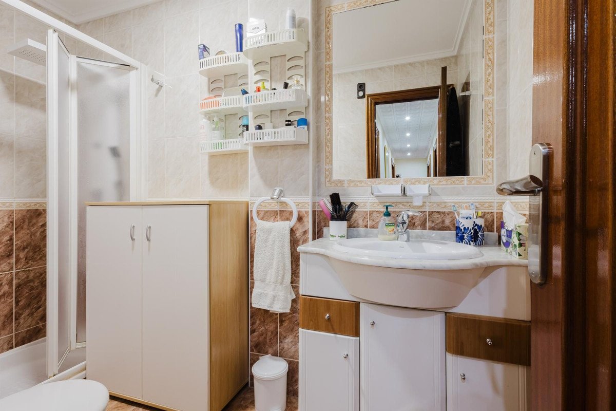 3 Bed Middle Floor Apartment in Torrevieja