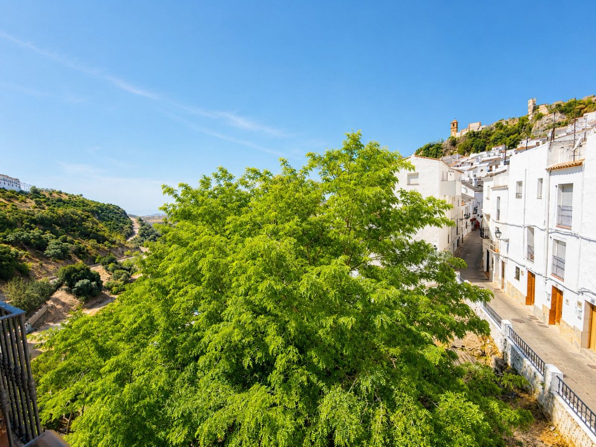 3 Bed Detached Villa in Casares