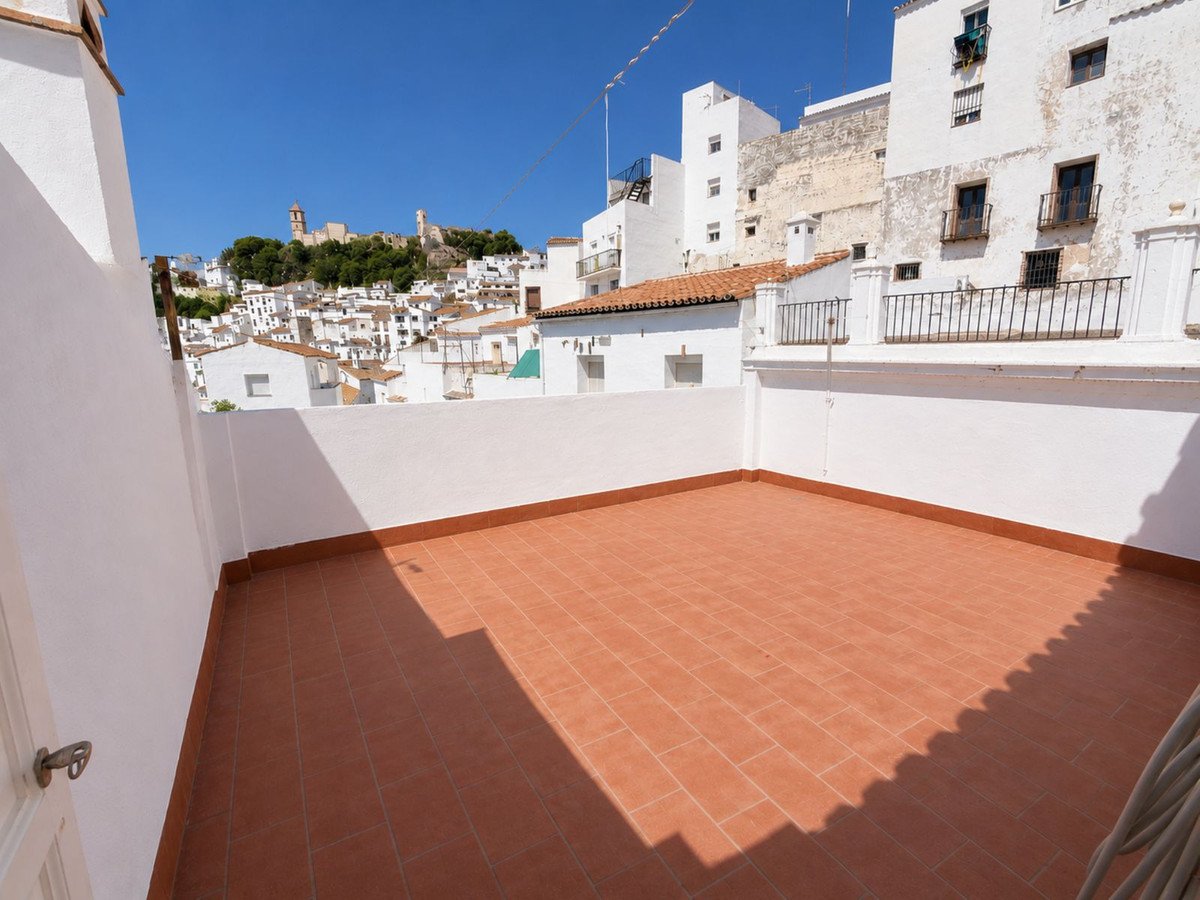 3 Bed Detached Villa in Casares