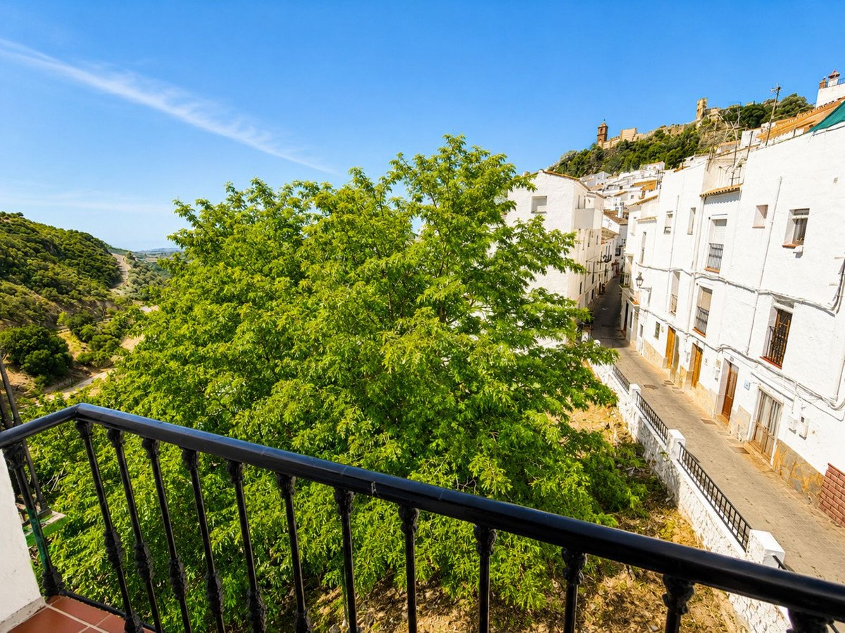 3 Bed Detached Villa in Casares