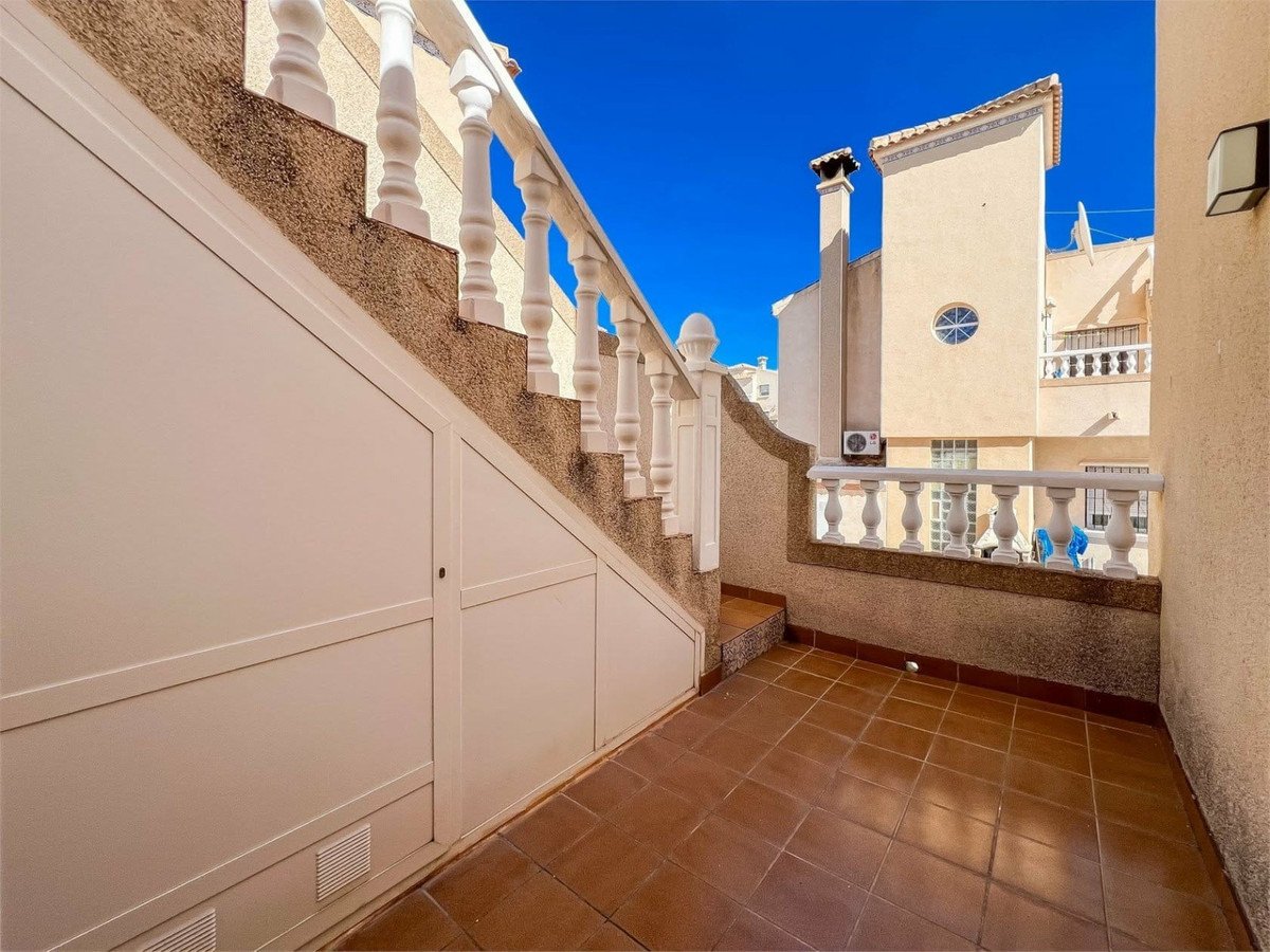 2 Bed Detached Villa in Villamartin