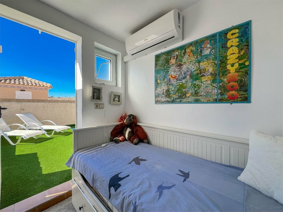2 Bed Detached Villa in Villamartin