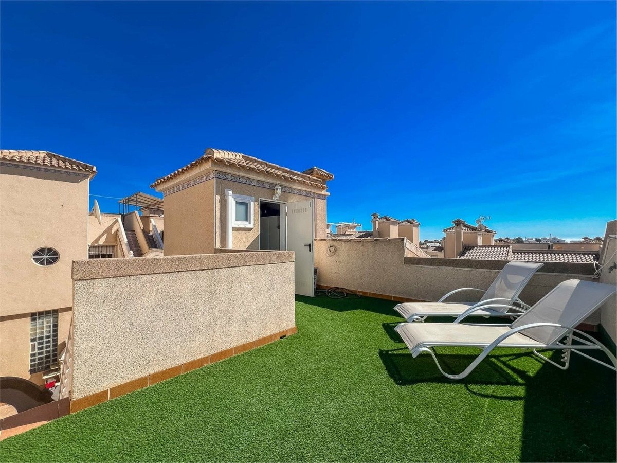 2 Bed Detached Villa in Villamartin