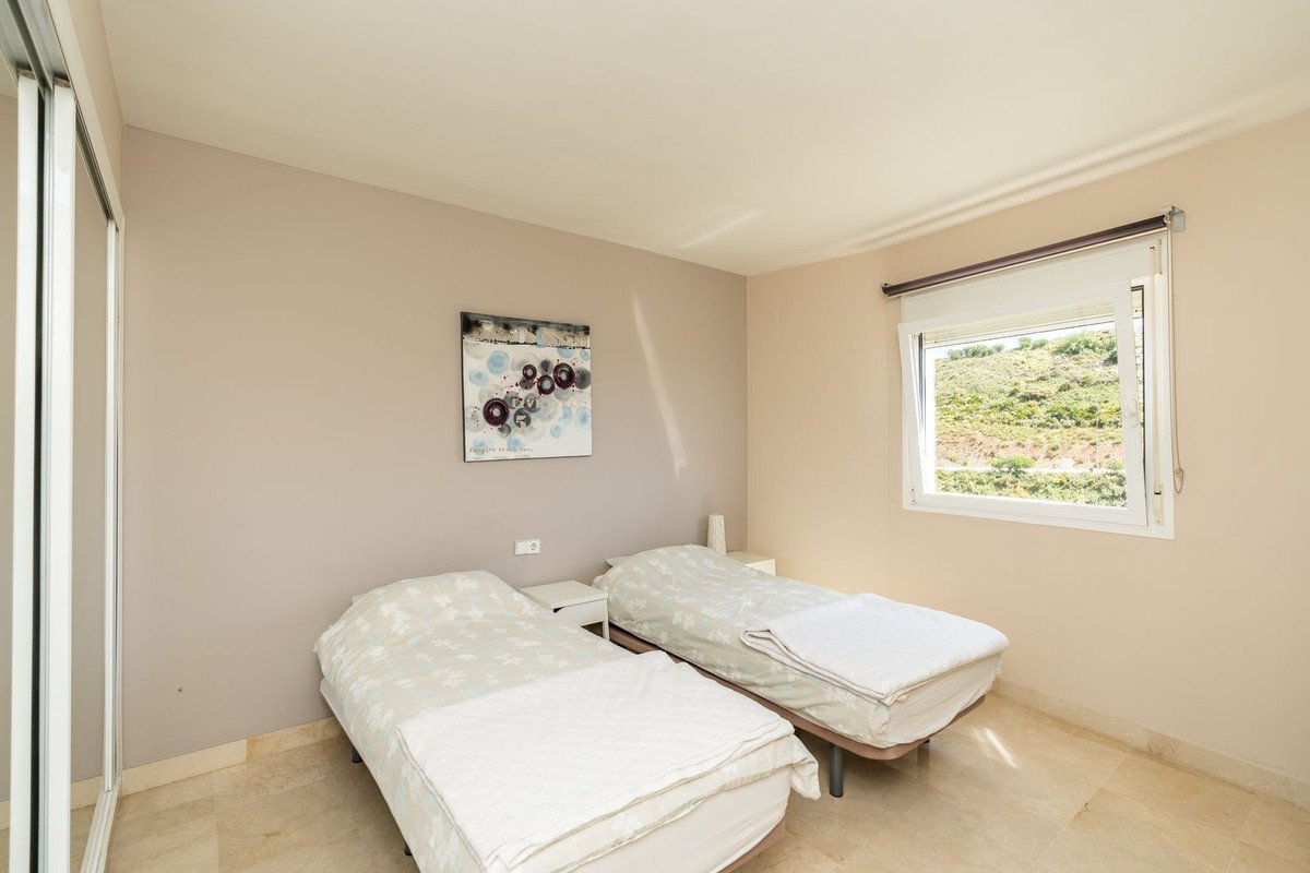2 Bed Ground Floor Apartment in Miraflores