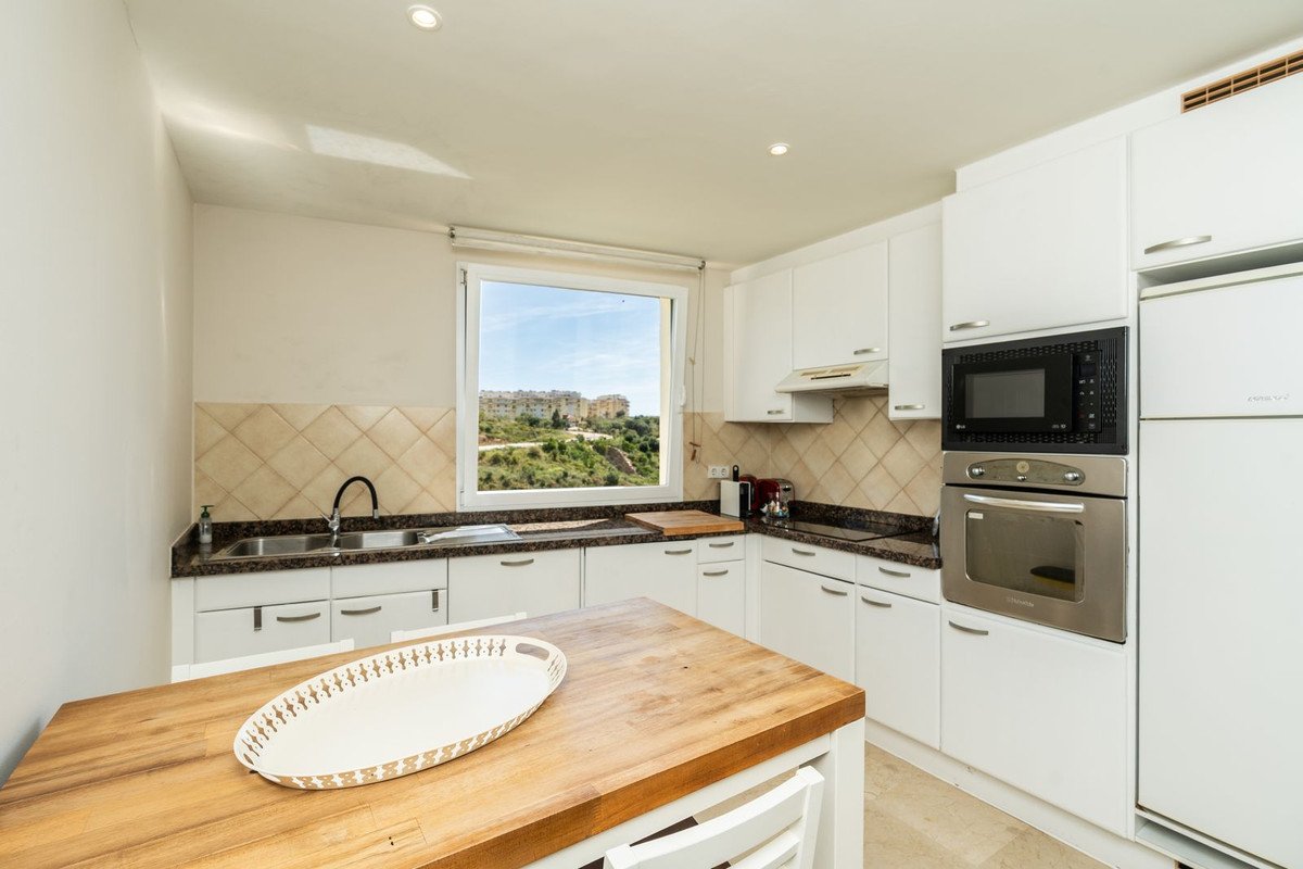 2 Bed Ground Floor Apartment in Miraflores