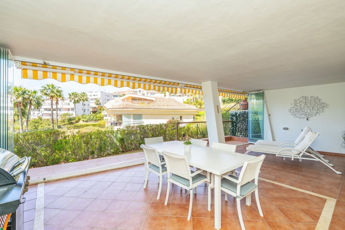 2 Bed Ground Floor Apartment in Miraflores