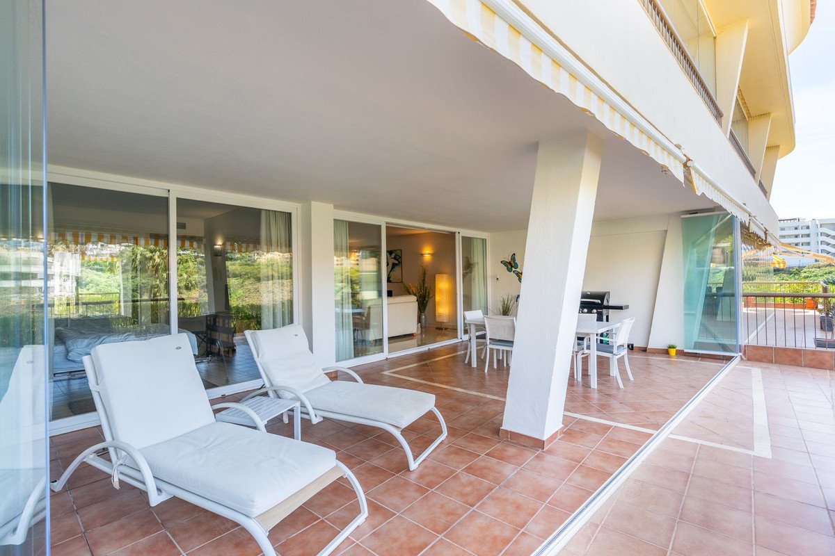 2 Bed Ground Floor Apartment in Miraflores