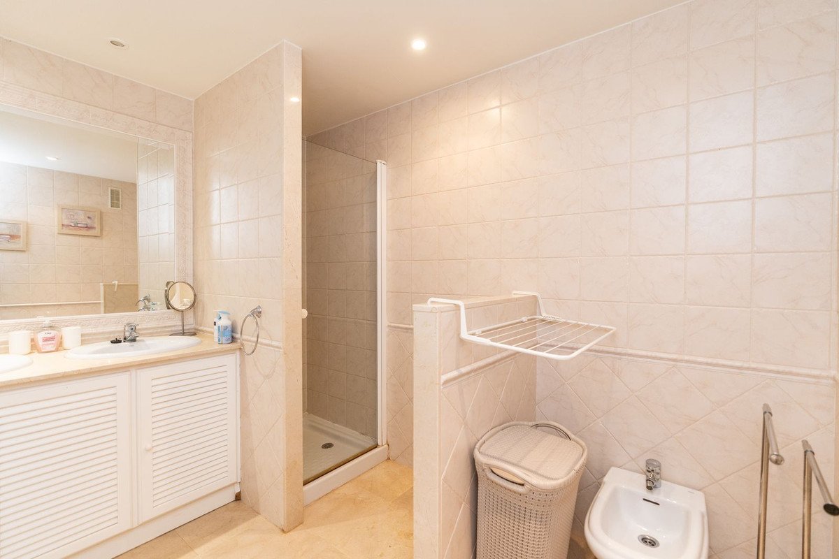 2 Bed Ground Floor Apartment in Miraflores