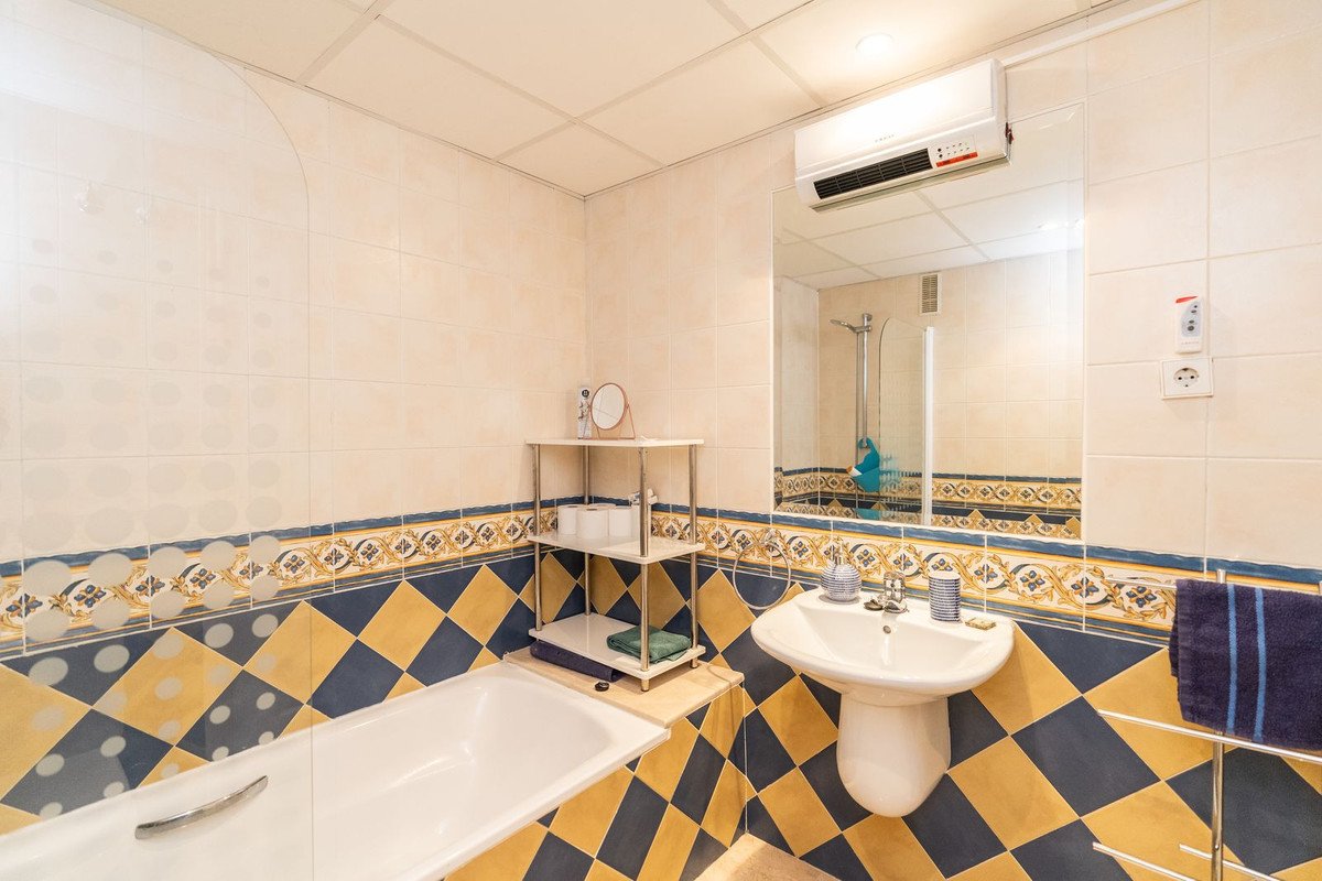 2 Bed Ground Floor Apartment in Miraflores