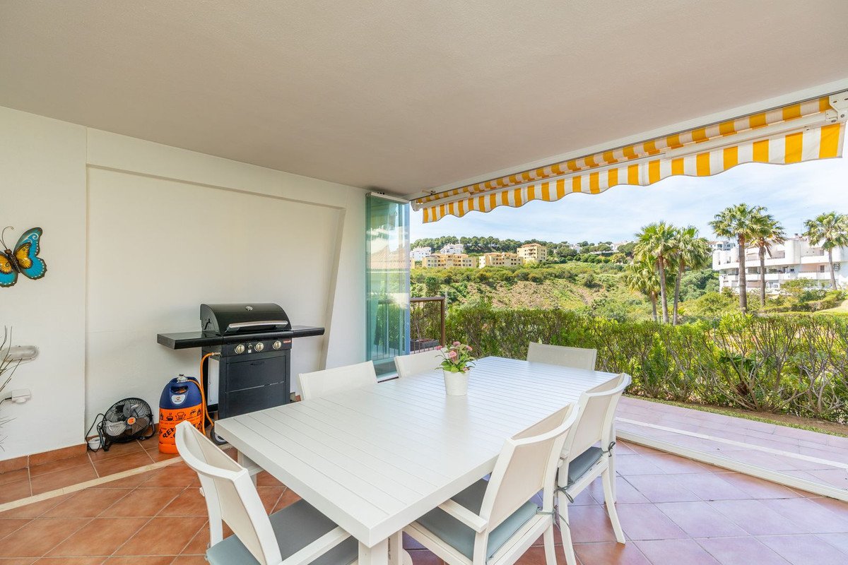2 Bed Ground Floor Apartment in Miraflores