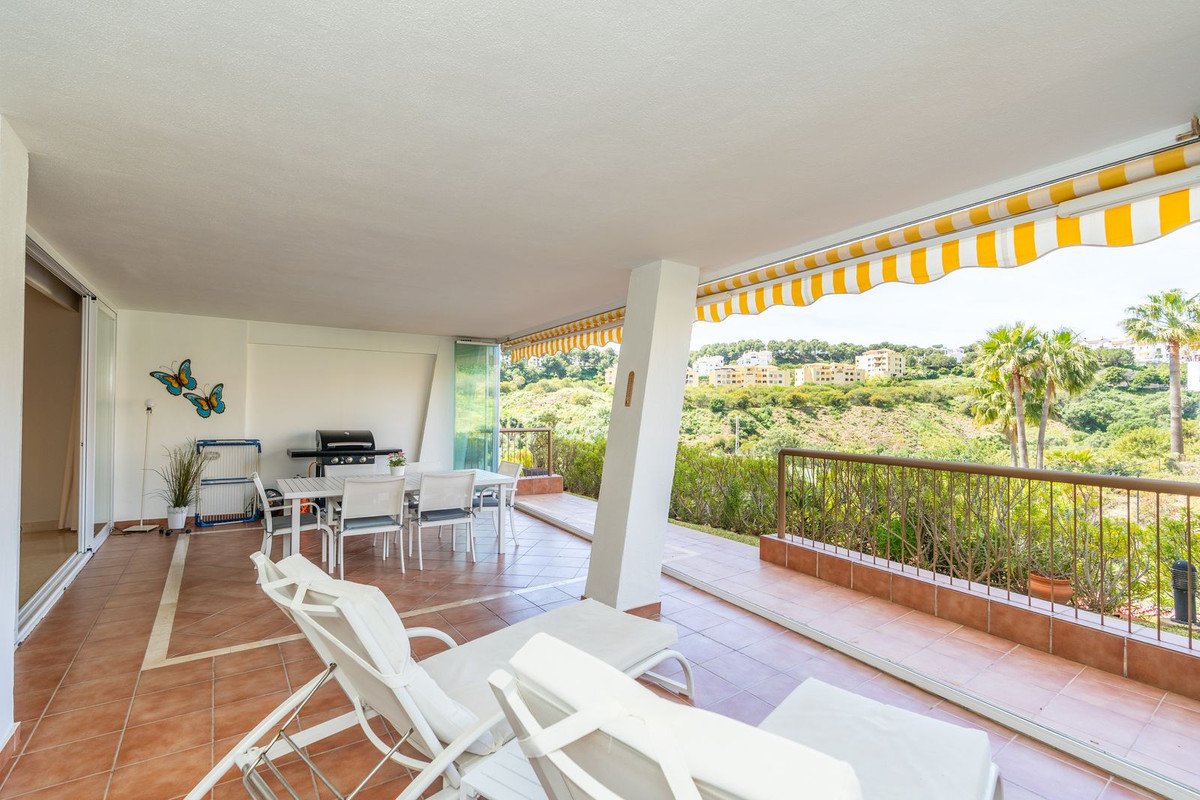 2 Bed Ground Floor Apartment in Miraflores