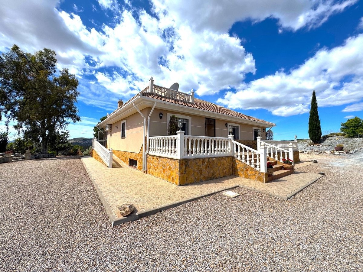 5 Bed Detached Villa in Puerto Lumbreras