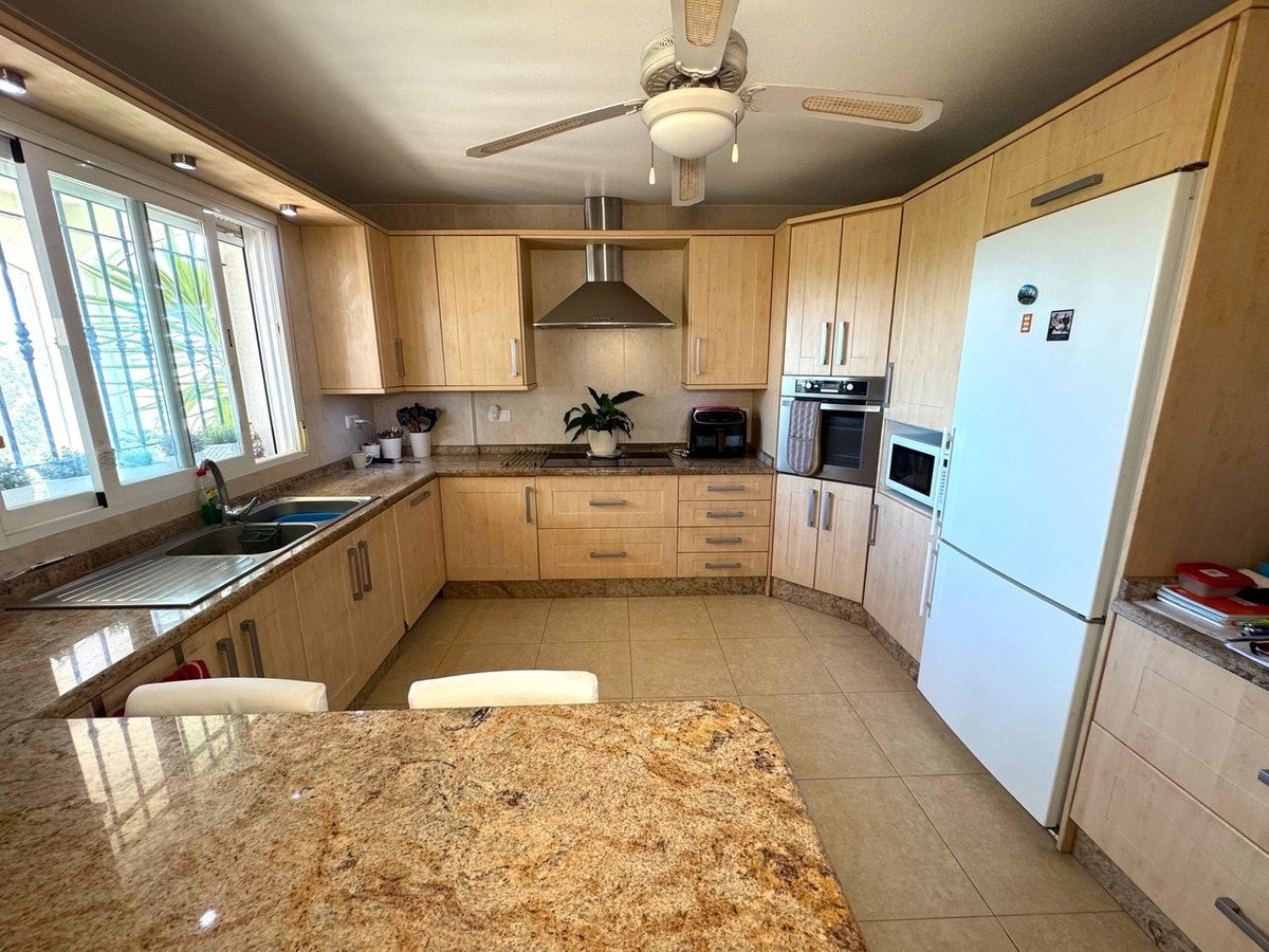 5 Bed Detached Villa in Puerto Lumbreras
