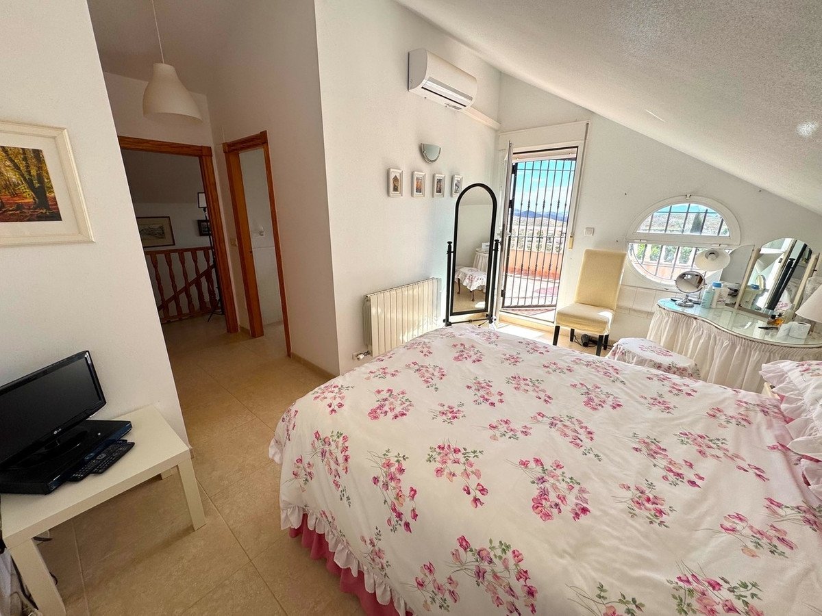 5 Bed Detached Villa in Puerto Lumbreras