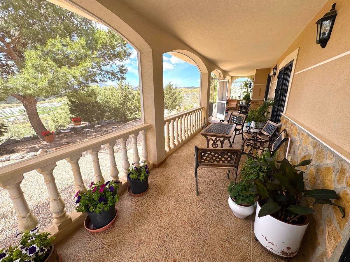 5 Bed Detached Villa in Puerto Lumbreras