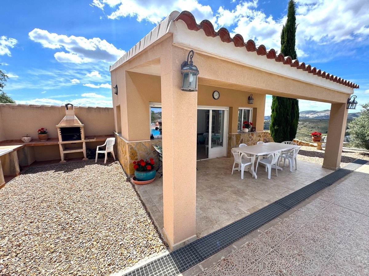 5 Bed Detached Villa in Puerto Lumbreras