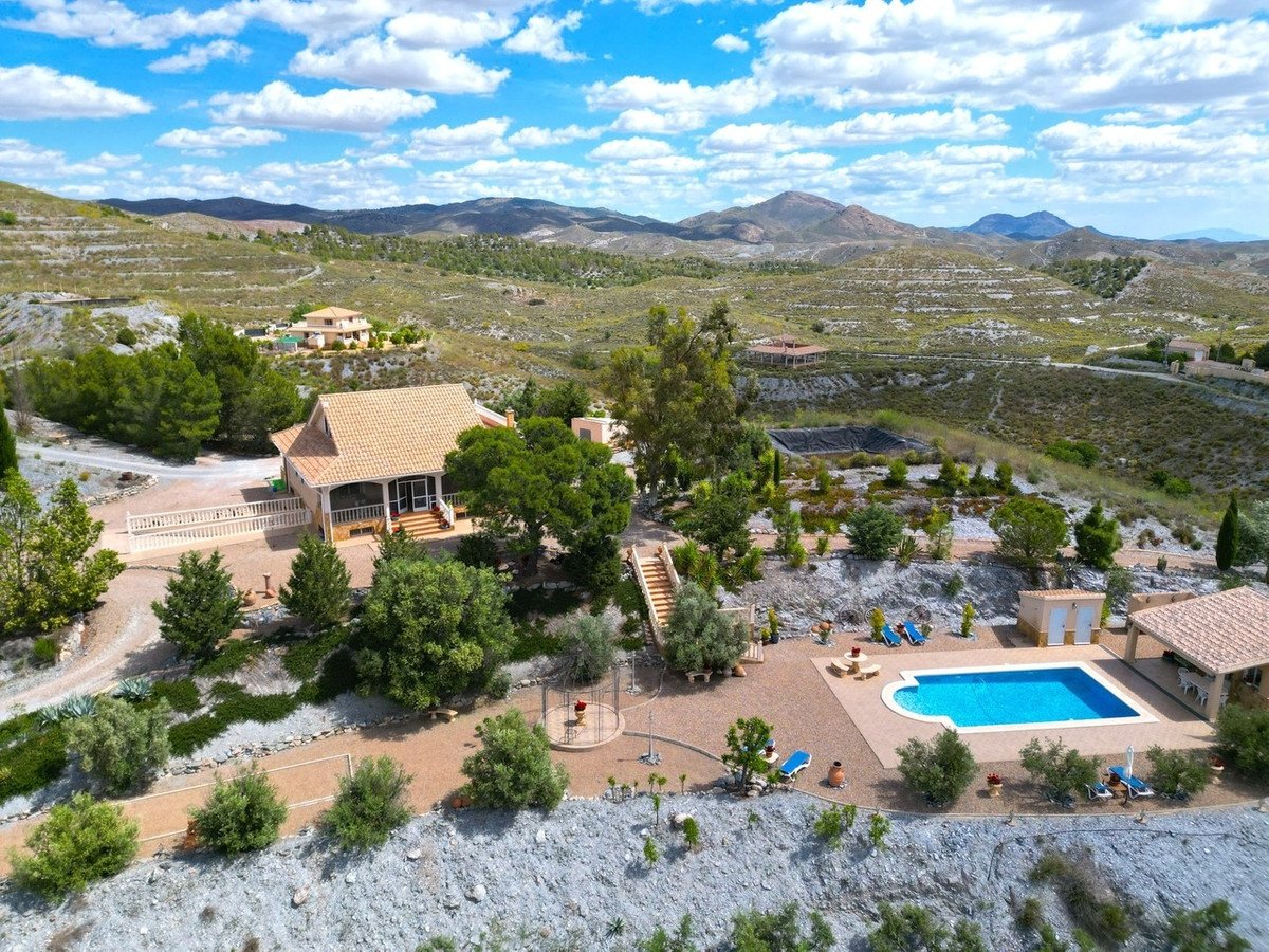 5 Bed Detached Villa in Puerto Lumbreras